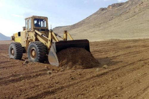 اراضی محوطه تاریخی تپه عمارت شازند رفع تصرف شد