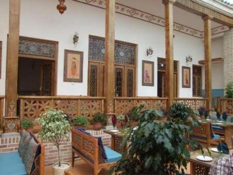 بوم گردی بام ایران بر بام مشكلات