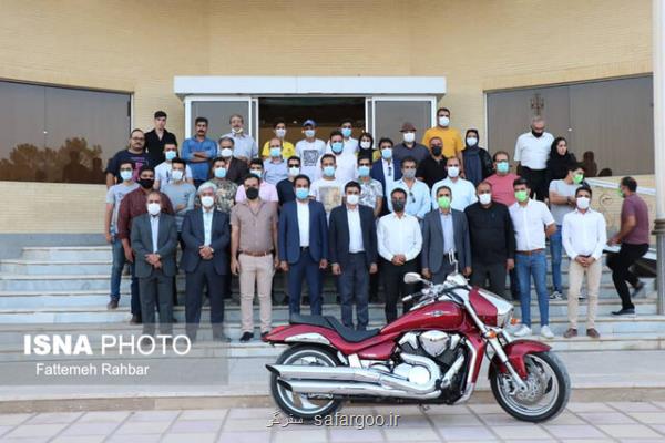 دورهمی خودرو های کلاسیک به بهانه هفته گردشگری در یزد