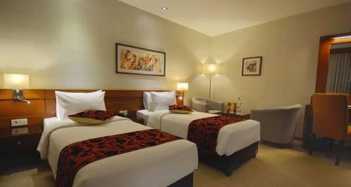 اسکان ۸۰۰ هزار نفر در اقامتگاه های رسمی خراسان رضوی