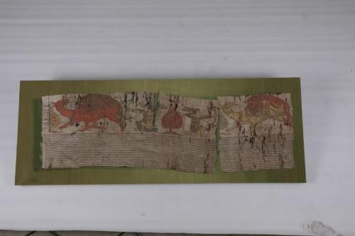 نبردی در پشت و روی یکی از پارچه های منحصر به فرد موزه ای