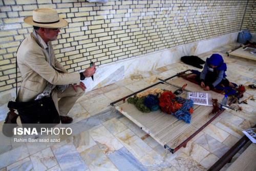 رونمایی از گلیم الموت در جشنواره چند رسانه ای میراث فرهنگی