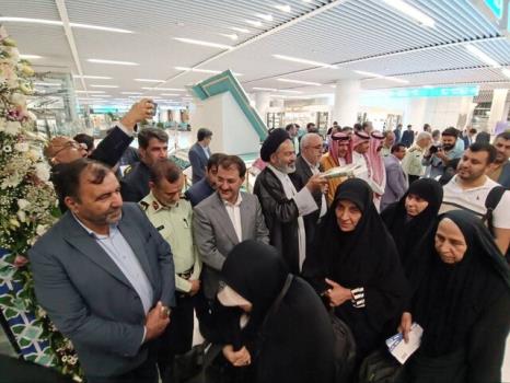 بدرقه حاجی های ایرانی به عربستان