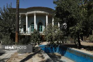 مستوفی الممالك را در چشم می كنند، شاید زنده بماند