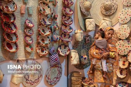 مدت هاست كه صنایع دستی به حاشیه رفته است